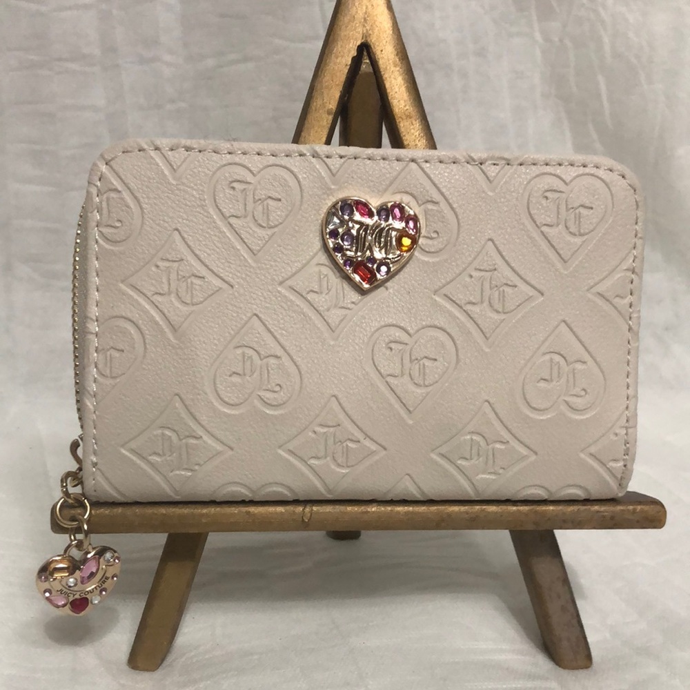 Juicy Couture Embossed Heart Accent Zip Wallet NWOT